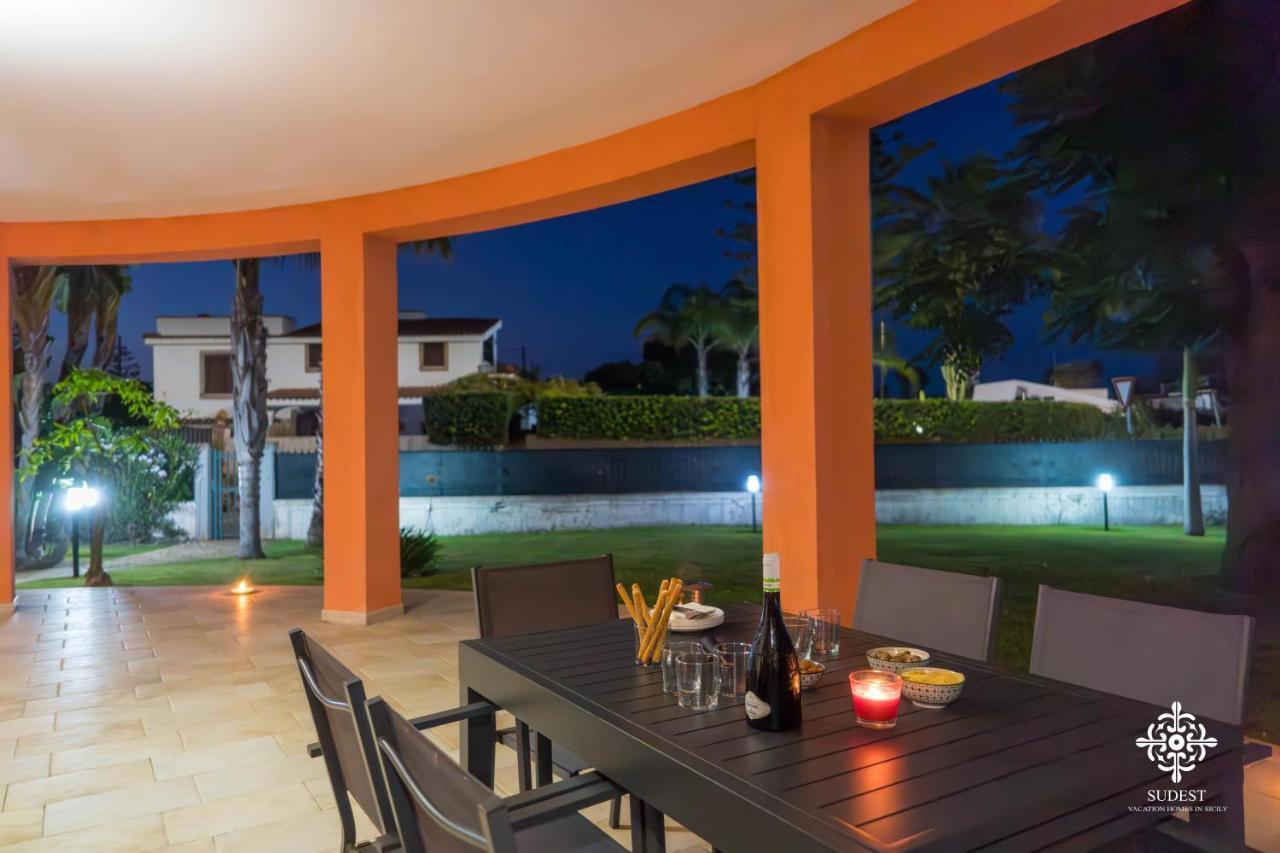 Villa Seaside - Beach Retreat With Jacuzzi Syracuse Exterior photo