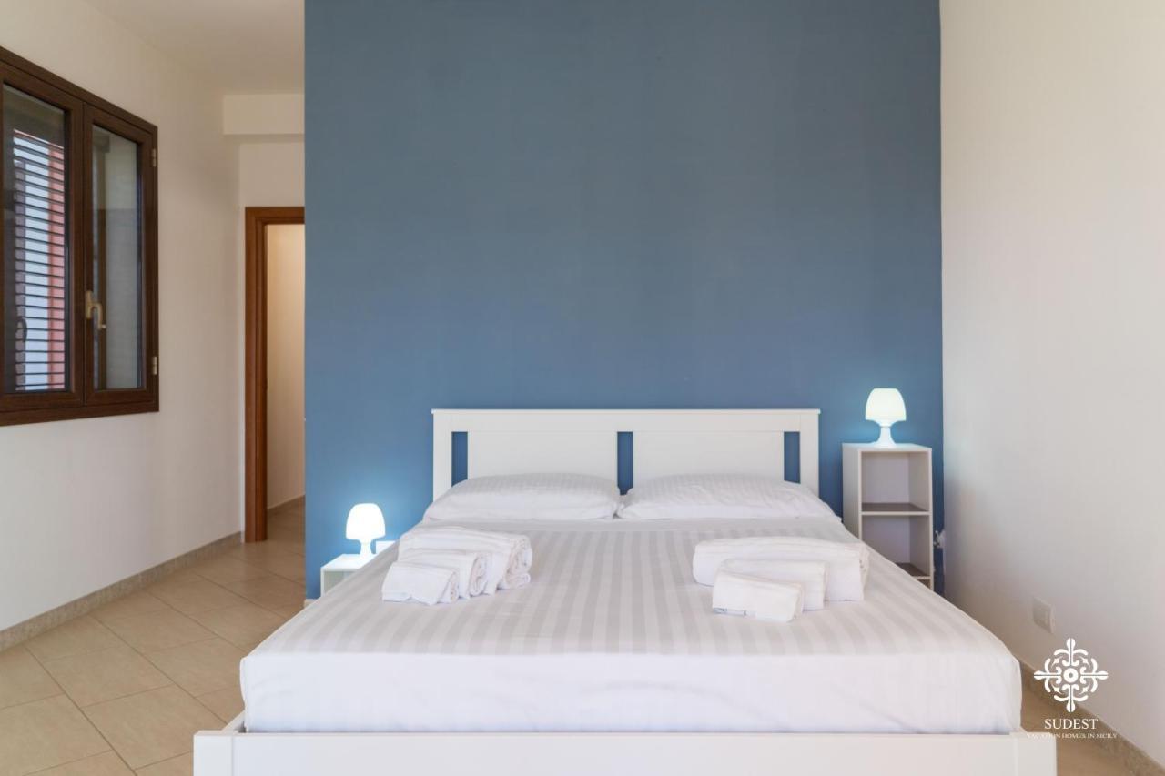 Villa Seaside - Beach Retreat With Jacuzzi Syracuse Exterior photo